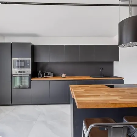 Zenbnb / Mont-blanc N°1 / Colocation / Tram 17 *